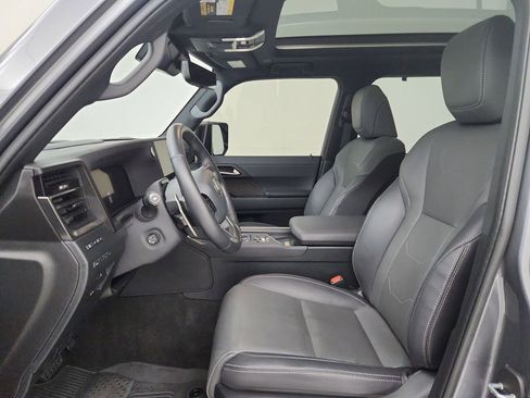Used 2024 Lexus GX 550 w/ Accessory Package (2T) AWD/4WD image 4