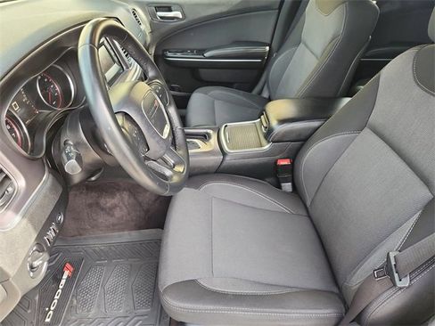 Used 2016 Dodge Charger SE image 17