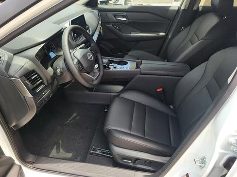 New 2025 Nissan Rogue SV w/ SV Premium Package image 16