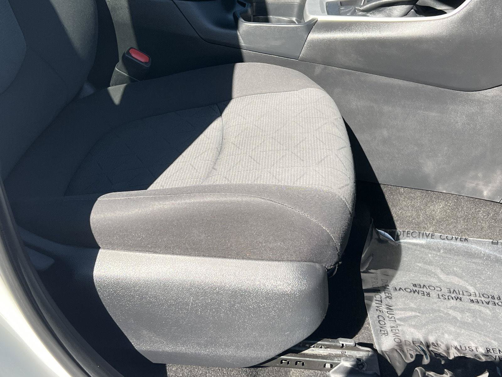 Used 2020 Toyota RAV4 XLE AWD/4WD image 21