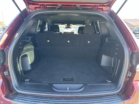 Used 2021 Jeep Grand Cherokee Laredo image 11