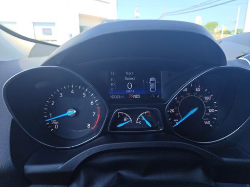 Used 2019 Ford Escape SEL image 16