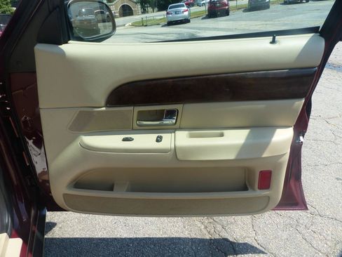 Used 2008 Mercury Grand Marquis GS RWD image 11