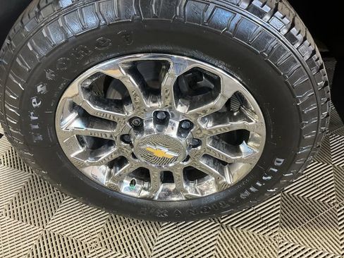 Used 2024 Chevrolet Silverado 2500 LTZ w/ LTZ Convenience Package AWD/4WD image 5