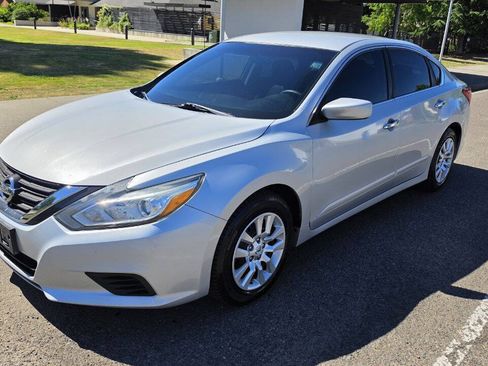 Used 2016 Nissan Altima 2.5 S w/ Power Driver Seat Package FWD image 1