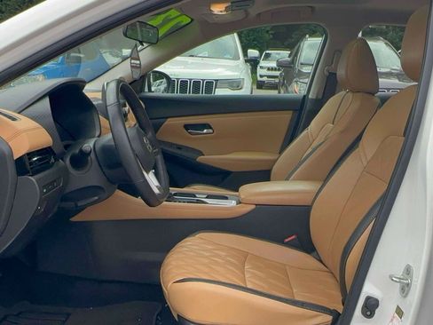 Used 2023 Nissan Sentra SV w/ SV Premium Package FWD image 15