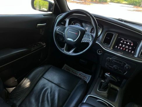 Used 2019 Dodge Charger SXT w/ Leather Interior Group RWD image 28