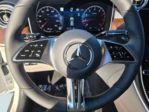 Used 2026 Mercedes-Benz GLC 300 4MATIC image 15