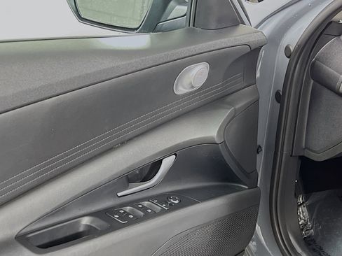 Used 2022 Hyundai Elantra SEL image 17