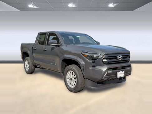 Used 2025 Toyota Tacoma SR5 AWD/4WD image 6