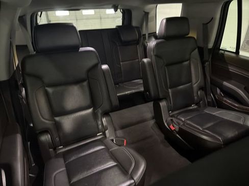 Used 2019 Chevrolet Tahoe LT w/ Off-Road Package AWD/4WD image 17