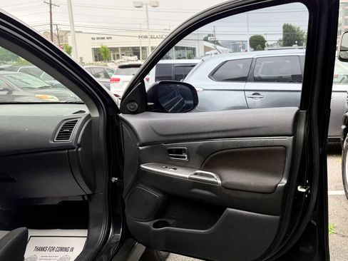 Used 2018 Mitsubishi Outlander Sport ES FWD image 29
