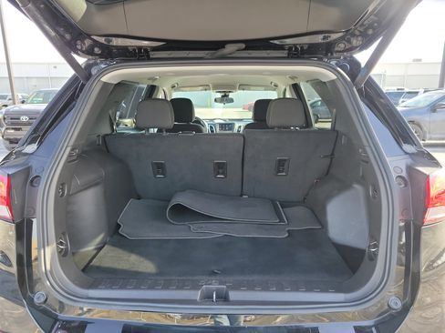 Used 2024 Chevrolet Equinox LT image 8