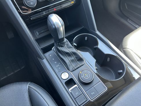 Certified 2023 Volkswagen Atlas SE image 15