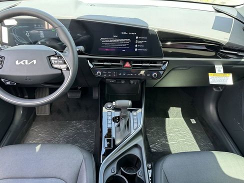 New 2026 Kia Niro FWD image 10