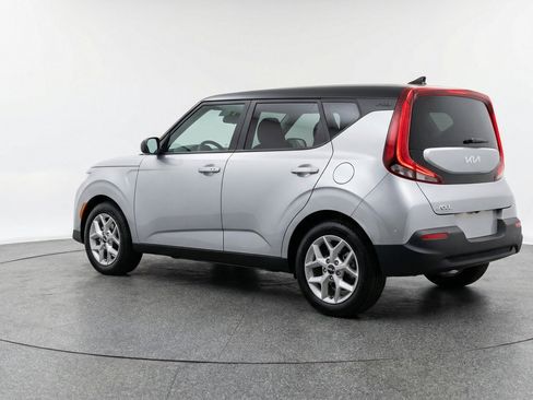 Used 2025 Kia Soul FWD image 6