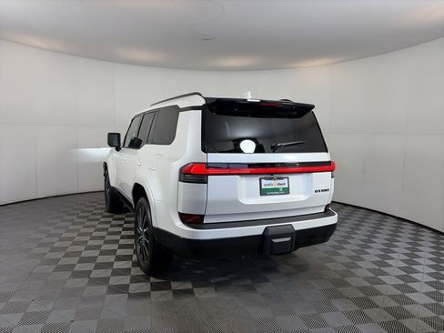 Used 2025 Lexus GX 550 image 8