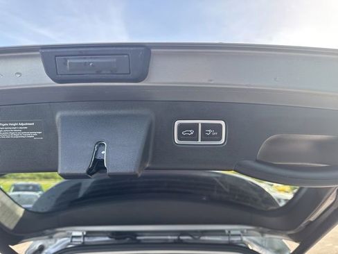 Certified 2025 Kia Sorento EX AWD/4WD image 12