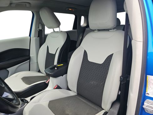 Used 2019 Jeep Compass Latitude w/ Popular Equipment Group FWD image 12