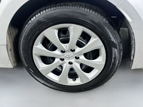Used 2024 Toyota Corolla LE FWD image 28