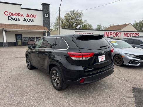 Used 2019 Toyota Highlander LE FWD image 8