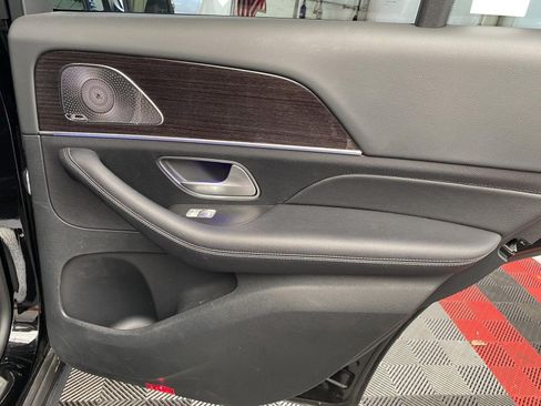 Used 2023 Mercedes-Benz GLE 450 4MATIC image 11