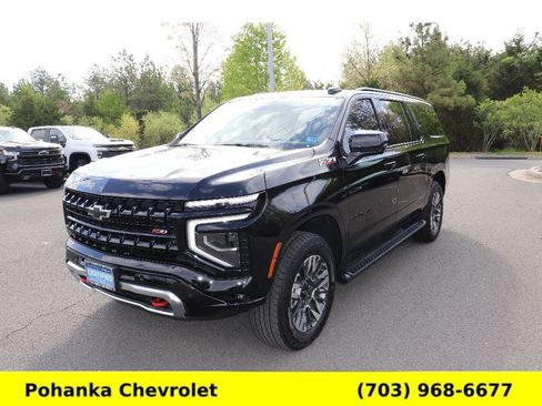 Certified 2025 Chevrolet Suburban Z71 AWD/4WD image 3