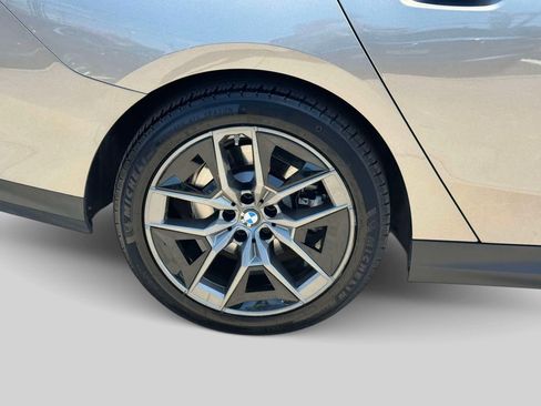 Certified 2026 BMW 530i xDrive w/ Premium Package AWD/4WD image 8