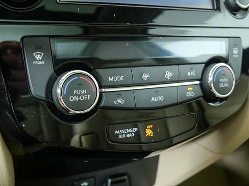 Used 2014 Nissan Rogue SL w/ SL Premium Package FWD image 15