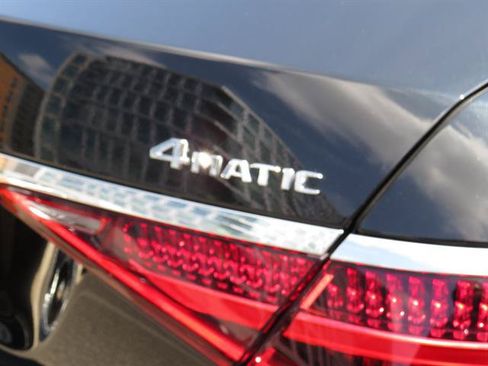 Used 2022 Mercedes-Benz S 500 4MATIC w/ AMG Line Package image 31