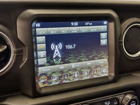 Used 2023 Jeep Wrangler Unlimited Sahara w/ Cold Weather Group AWD/4WD image 21
