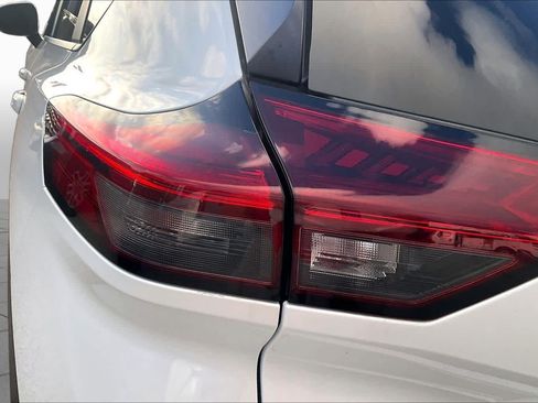 Used 2024 Nissan Rogue SV FWD image 28