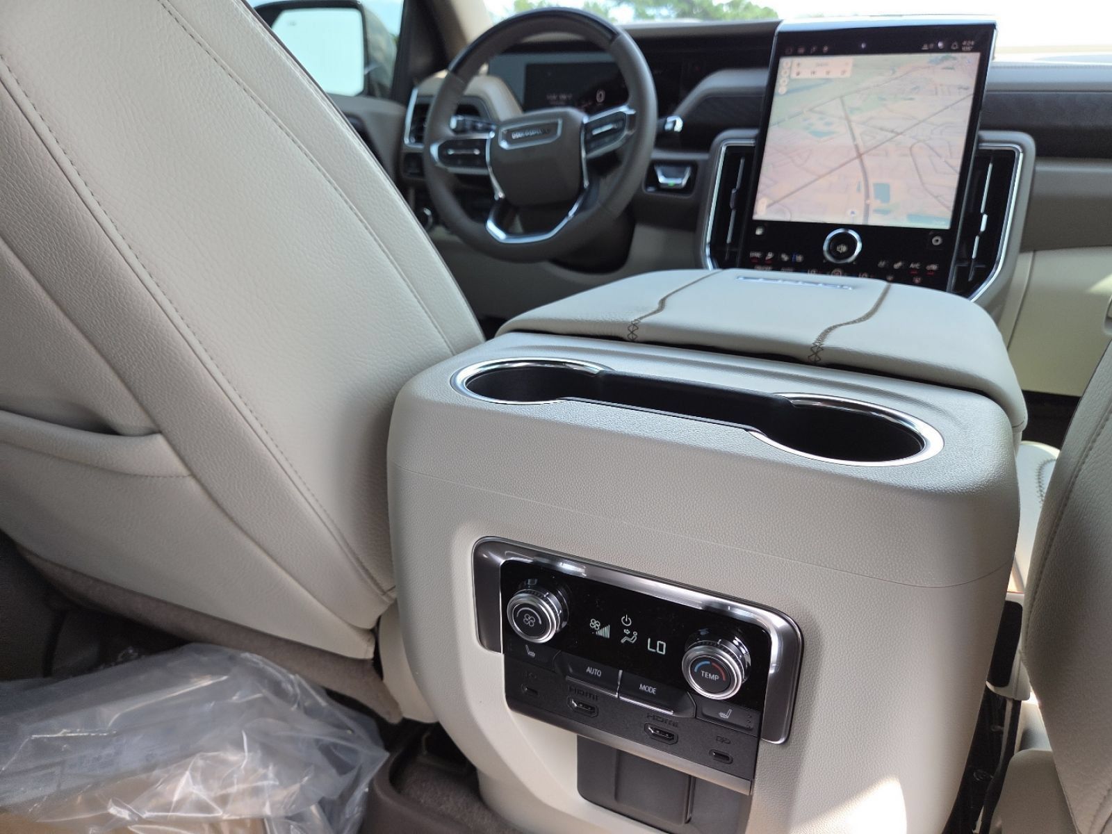 New 2026 GMC Yukon XL Denali w/ Denali Reserve Package AWD/4WD image 28
