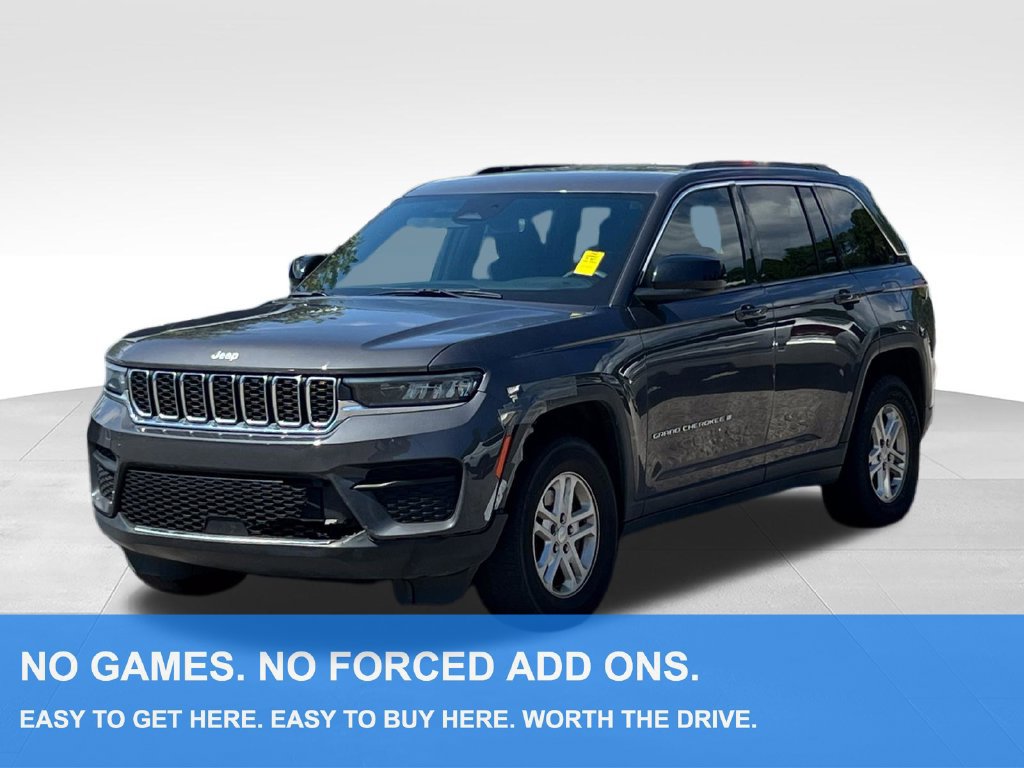 Used 2024 Jeep Grand Cherokee Laredo w/ Luxury Tech Group I AWD/4WD image 1