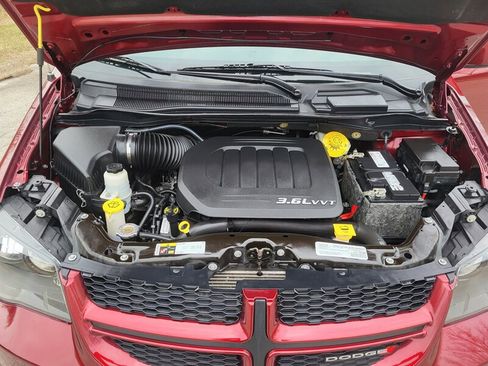 Used 2018 Dodge Grand Caravan GT image 33