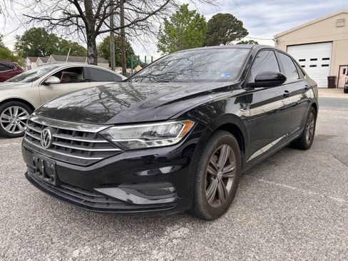 Used 2019 Volkswagen Jetta R-Line FWD image 4