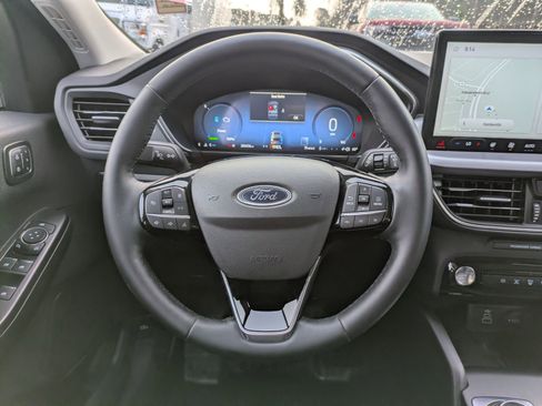 Certified 2025 Ford Escape Platinum image 18