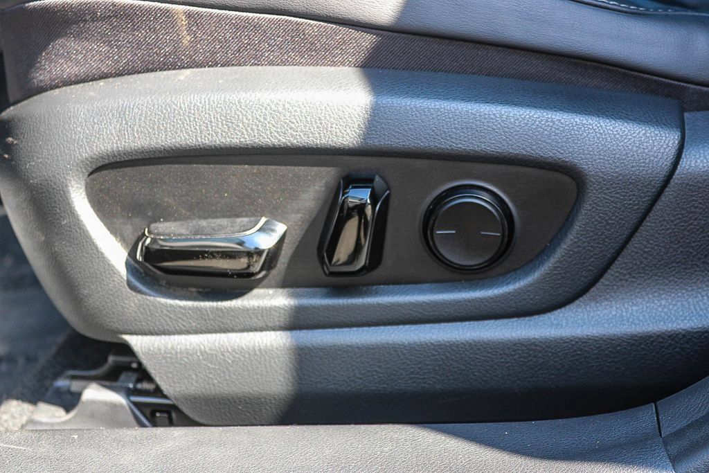 Used 2023 Lexus UX 250h FWD w/ Accessory Package (Z2) image 24