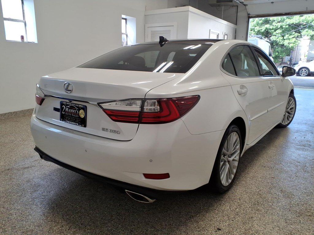 Used 2016 Lexus ES 350 w/ Luxury Package w/Wood Trim FWD image 4