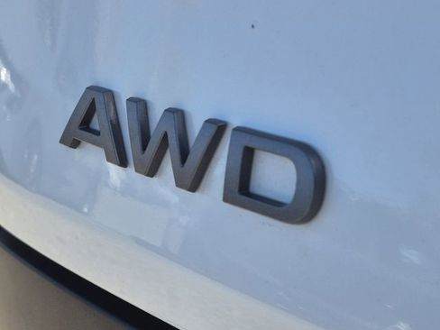 Certified 2025 Nissan Murano SL image 14