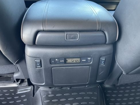 Used 2024 Nissan Armada Platinum w/ Captain's Chairs Package RWD image 43