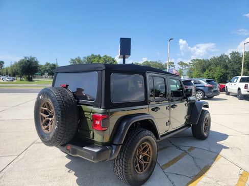 Used 2021 Jeep Wrangler Unlimited Rubicon AWD/4WD image 5