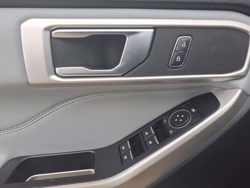 Used 2021 Ford Explorer XLT w/ Equipment Group 202A image 22