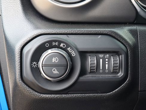 Used 2022 Jeep Gladiator Sport AWD/4WD image 22