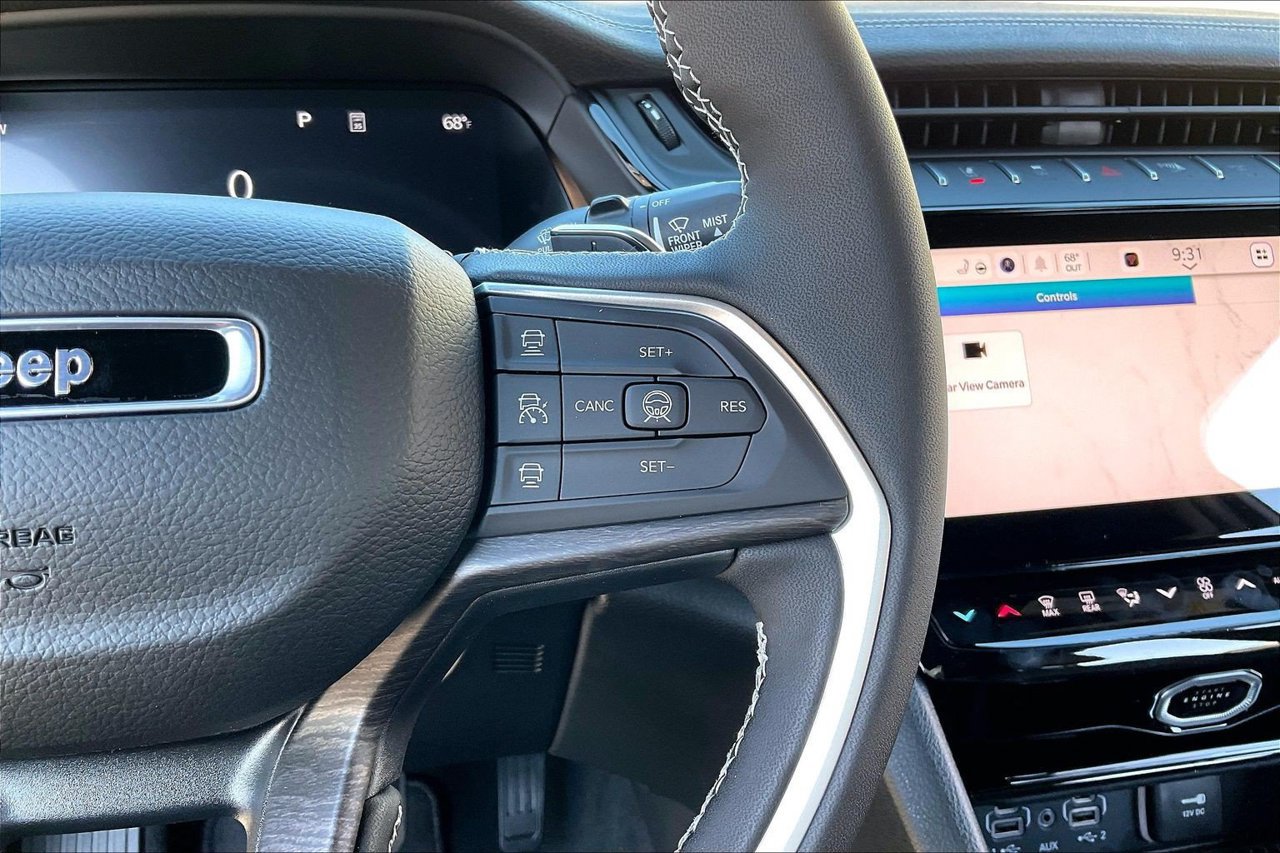 New 2027 Jeep Grand Cherokee Altitude RWD image 25