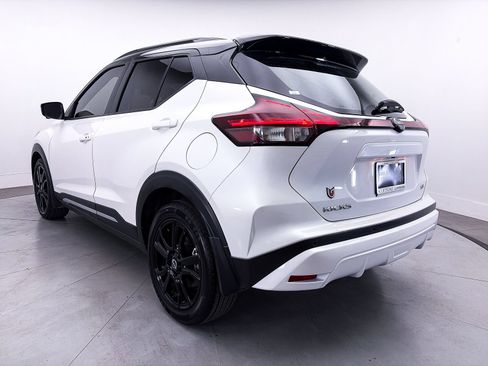 Used 2024 Nissan Kicks SR FWD image 11