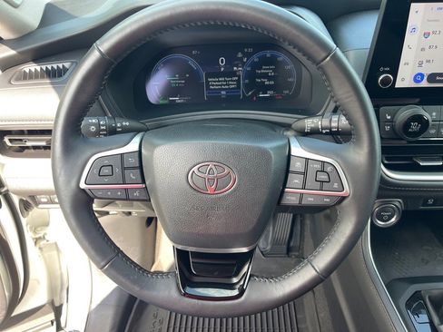 Used 2024 Toyota Grand Highlander Limited image 7