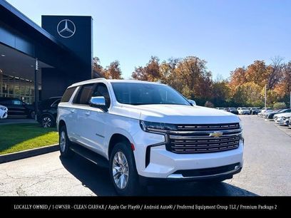 Used 2024 Chevrolet Suburban Premier w/ Premium Package 2