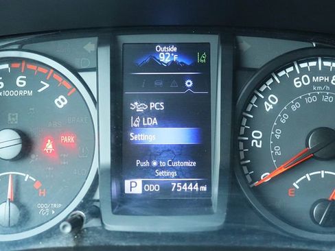 Used 2021 Toyota Tacoma SR image 38