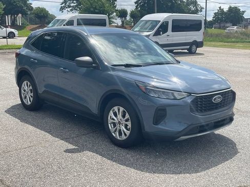 Used 2024 Ford Escape Active FWD image 3